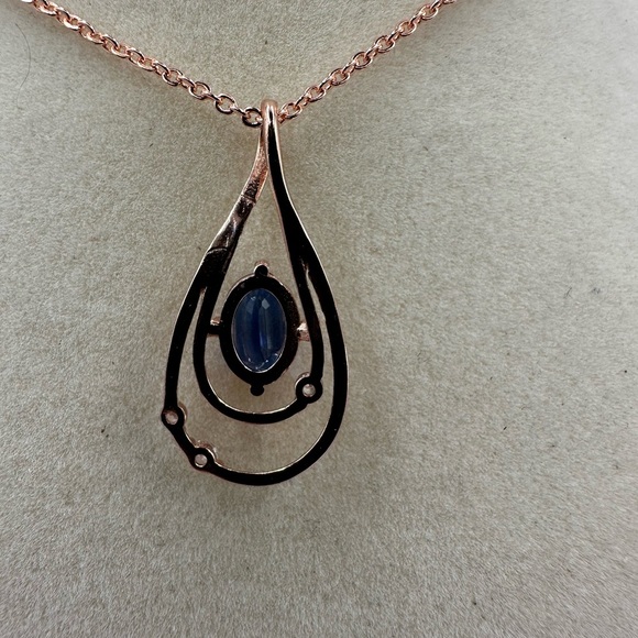 Elegant Rose Gold Necklace with Blue Gemstone - Picture 10 of 13